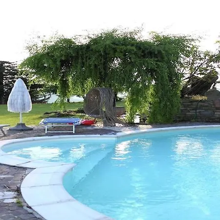 In Quiet And Environment With Swimming Pool Apartment *