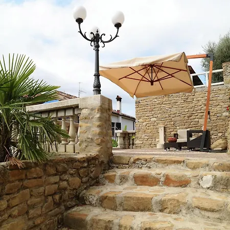 In Quiet And Environment With Swimming Pool Apartment