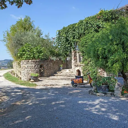 In Quiet And Environment With Swimming Pool Apartment Modigliana