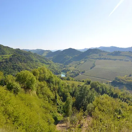 아파트 In Quiet And Environment With Swimming Pool 모디글리아나