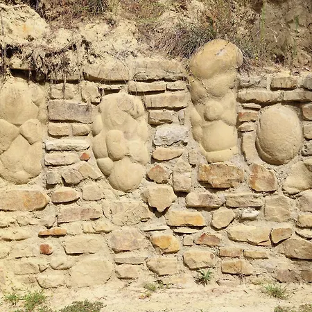 In Quiet And Environment With Swimming Pool 아파트 모디글리아나