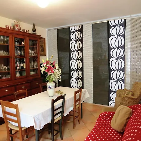 In Quiet And Environment With Swimming Pool 아파트 모디글리아나