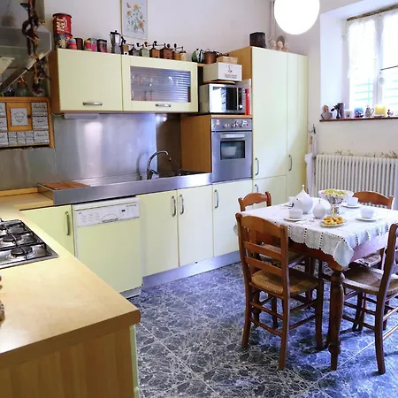 In Quiet And Environment With Swimming Pool 모디글리아나