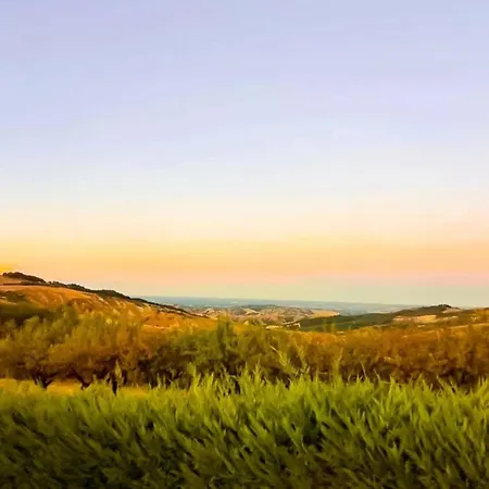 아파트 In Quiet And Environment With Swimming Pool 모디글리아나