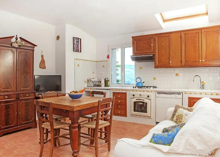 In Quiet And Environment With Swimming Pool Apartament